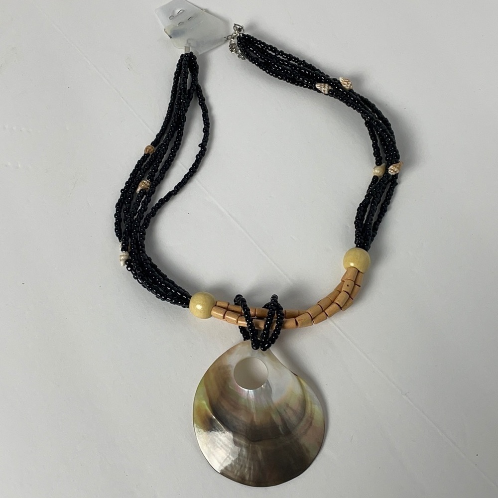 Shell Statement Necklace - Picture 2 of 9